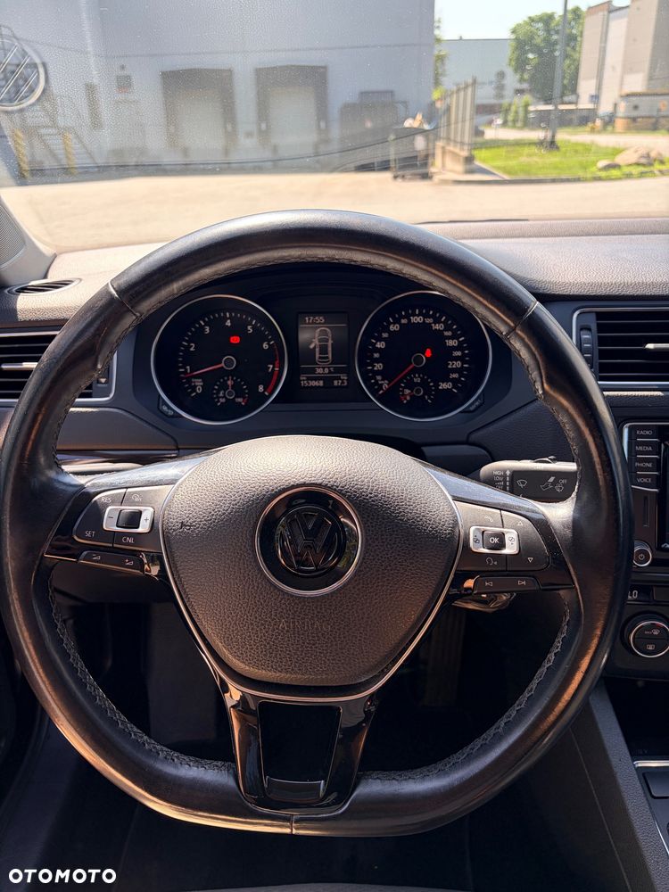 Volkswagen Jetta 1.4 TSI BMT Trendline - 10