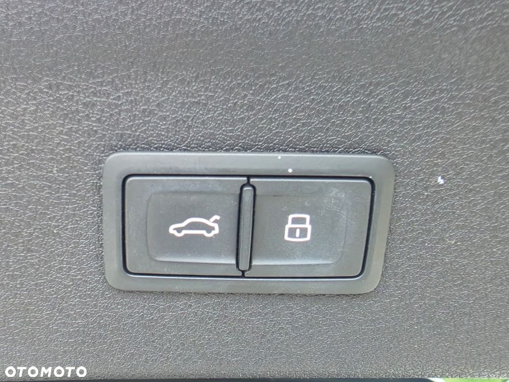 Audi Q3 2.0 TDI Quattro Design S tronic - 28