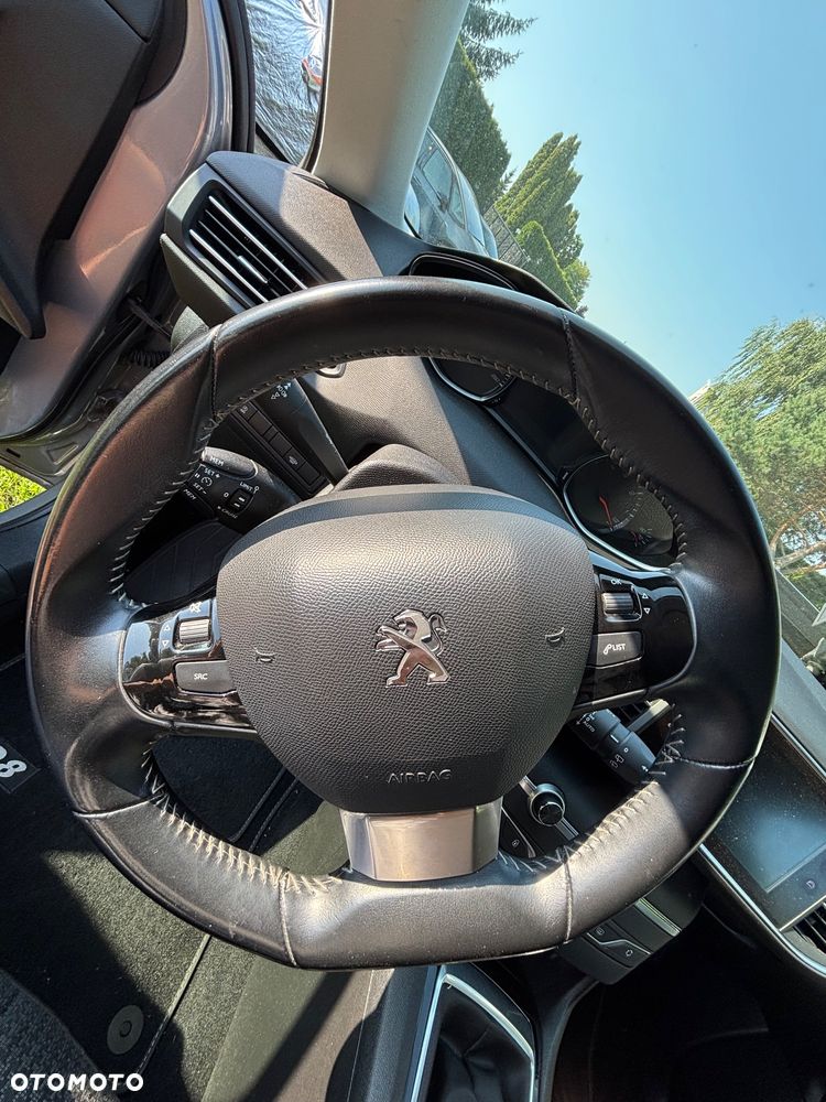 Peugeot 308 1.5 BlueHDi Allure S&S - 26