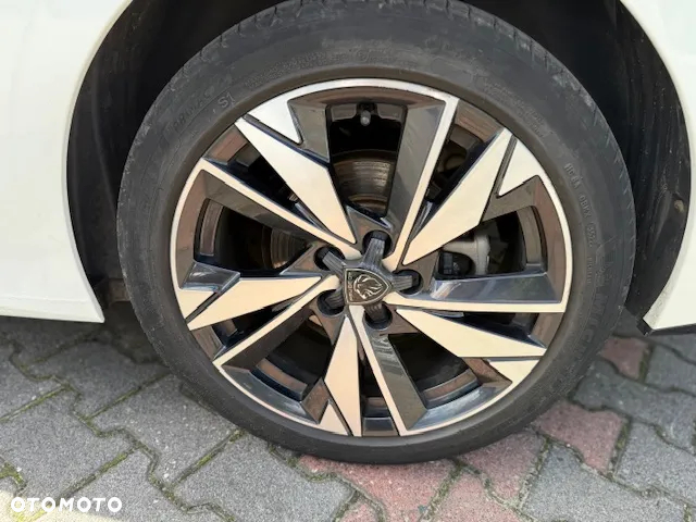 Peugeot 308 SW 1.2 PureTech GPF Allure Pack S&S EAT8 - 32