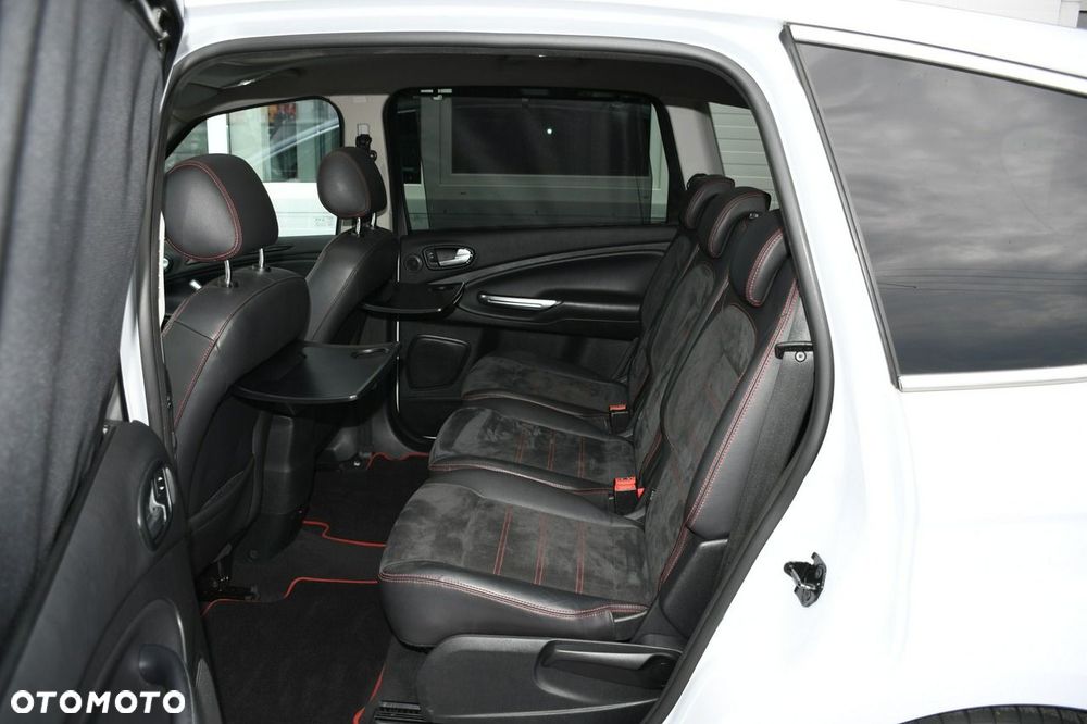 Ford S-Max - 32