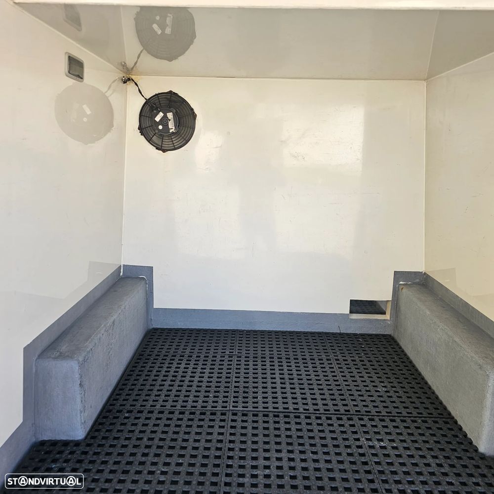 VW Transporter frio garagem - 2