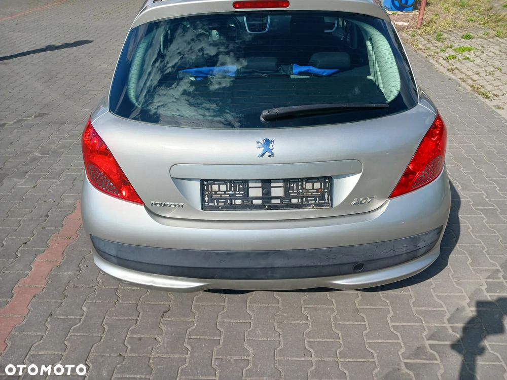 Peugeot 207 Silnik 1,4 16V VTI 70kW 95KM EP3 8FS EP3C skrzynia biegów kolektor przepustnica wtrysk listwa wtryskowa pompa wspomagania abs alternator sprężarka kompresor klimatyzacji skrzynia biegów sprzęgło drzwi ETSC srebrne klapa maska zderzak lusterko listwa klamka zamek wahacz czujnik ciśnienia doładowania mikrostyk blenda pas konsola schowek boczek drzwi fotel fotele magistrala wody podsufitka panel sterownik wyświetlacz moduł szyba czołowa poduszka kierownica manetki zwijak radio mechanizm szyb wydech tłumik mcperson zacisk hamulcowy lampa felga moduł BSM BSI lampa europa zbiorniczek rura przewód wyświetlacz NA CZĘŚCI WSZYSTKIE CZĘŚCI - 9