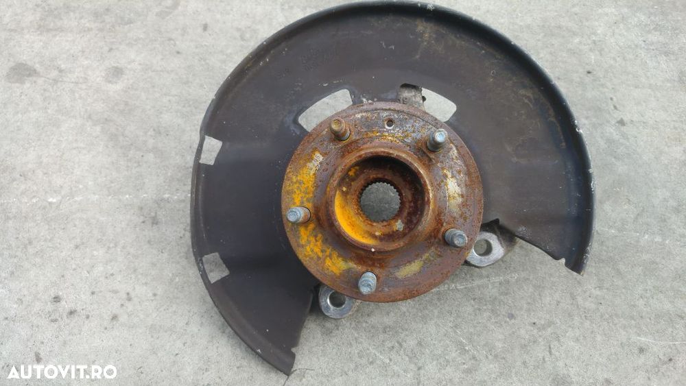 fuzeta dreapta fata opel astra j 1.7cdti - 2