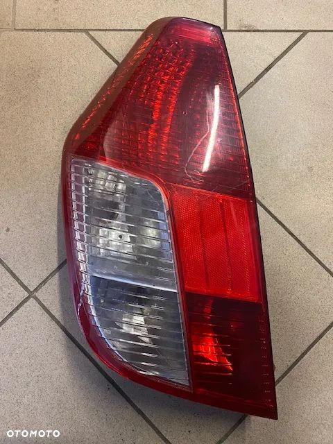 LAMPA TYŁ LEWA 92401-0X0XX PRAWA 92402-0X0XX HYUNDAI I10 - 3