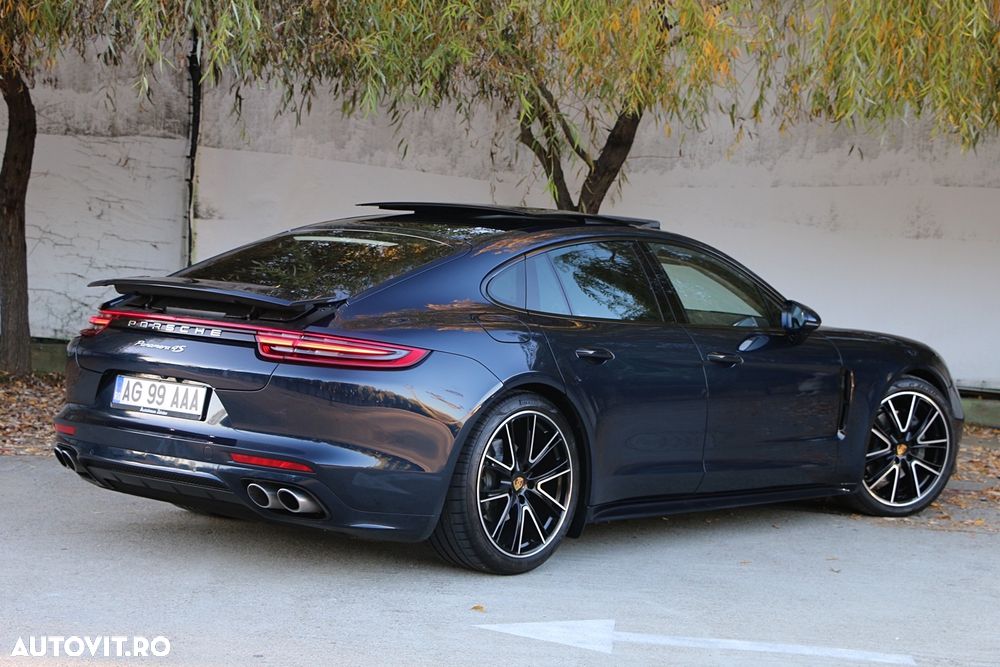 Porsche Panamera - 1