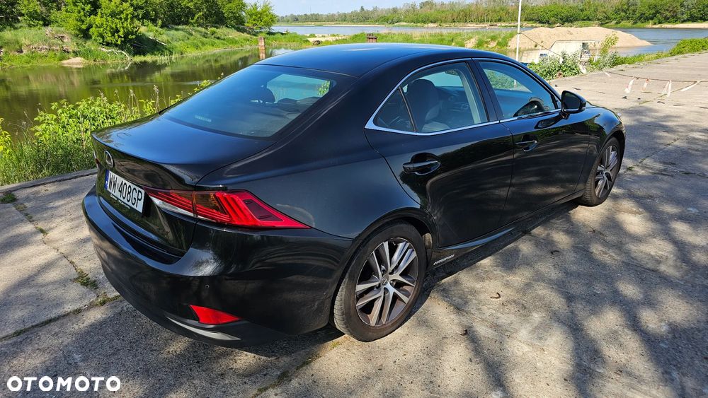 Lexus IS 300h Business Edition - 7