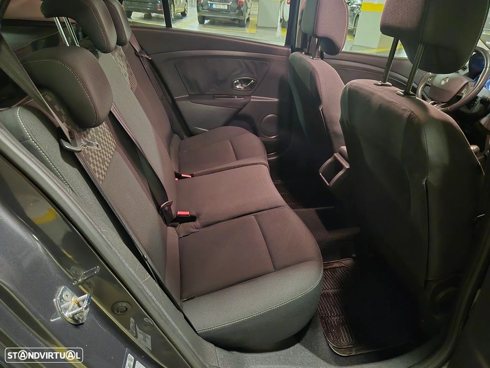 Renault Mégane Sport Tourer ENERGY dCi 110 Start & Stopp Paris Business - 32