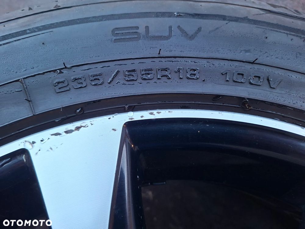 TOYOTA 235/55/18 - 3