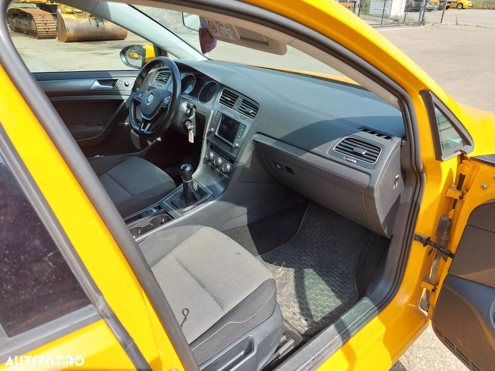 Volkswagen Golf 1.6 TDI DPF Trendline - 10