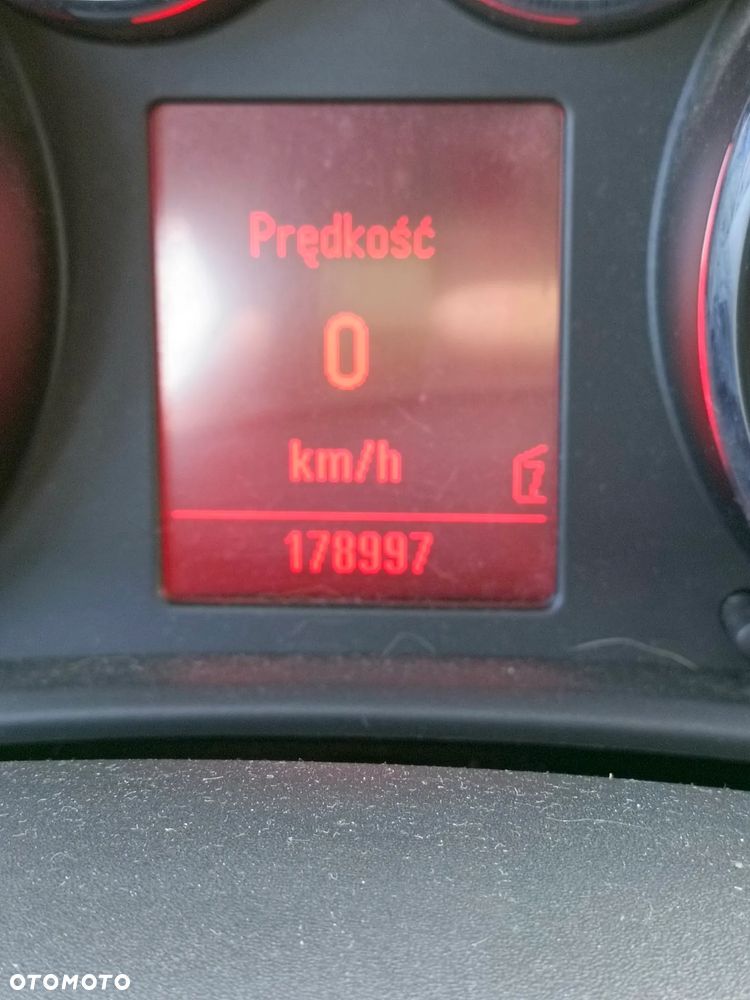 Opel Astra 1.4 Turbo - 11