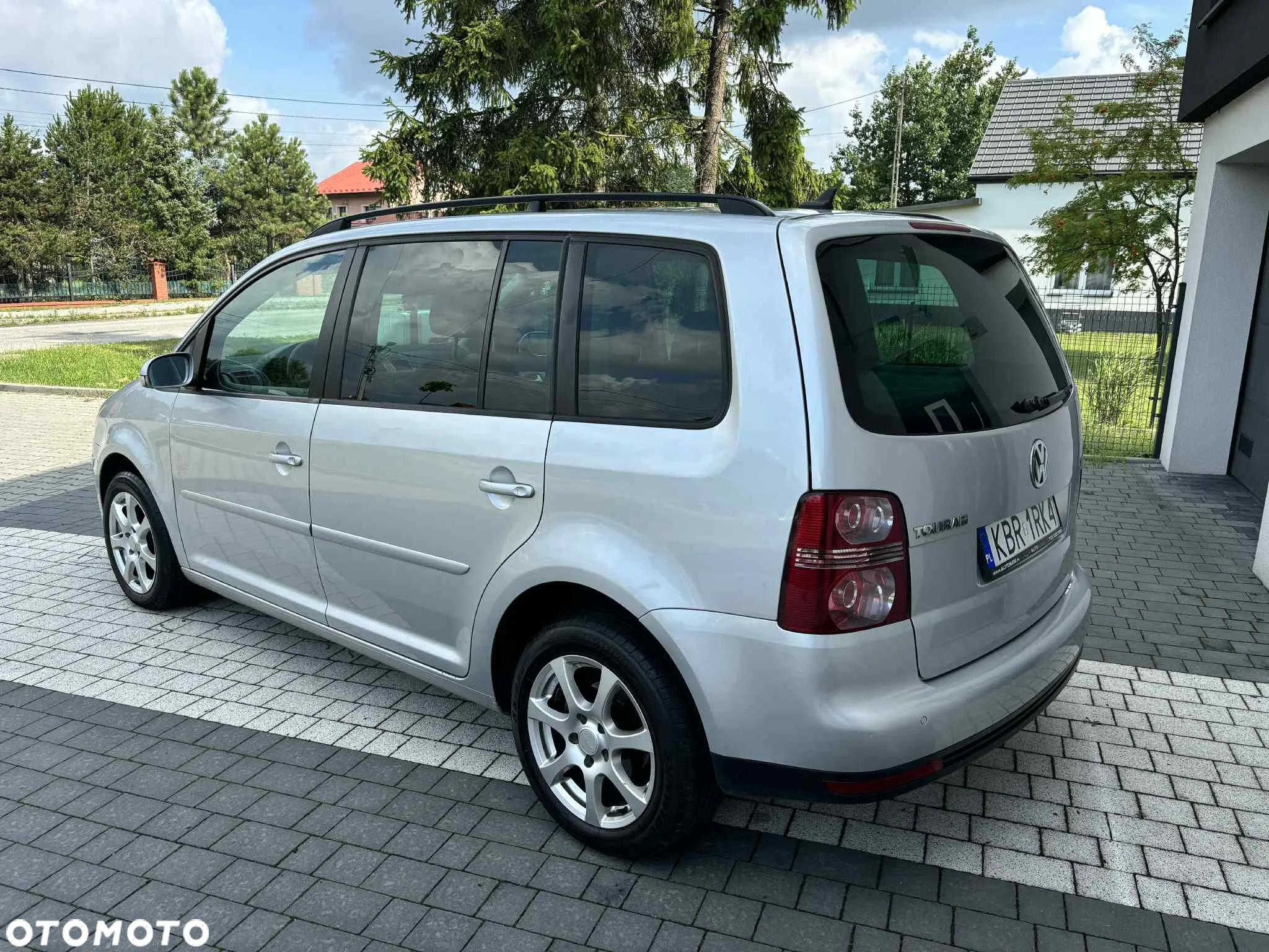 Volkswagen Touran 1.9 TDI DPF Highline - 4