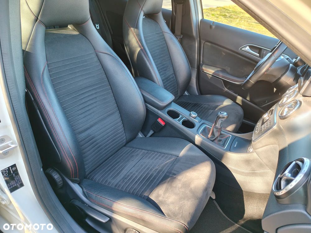 Mercedes-Benz GLA 200 - 13