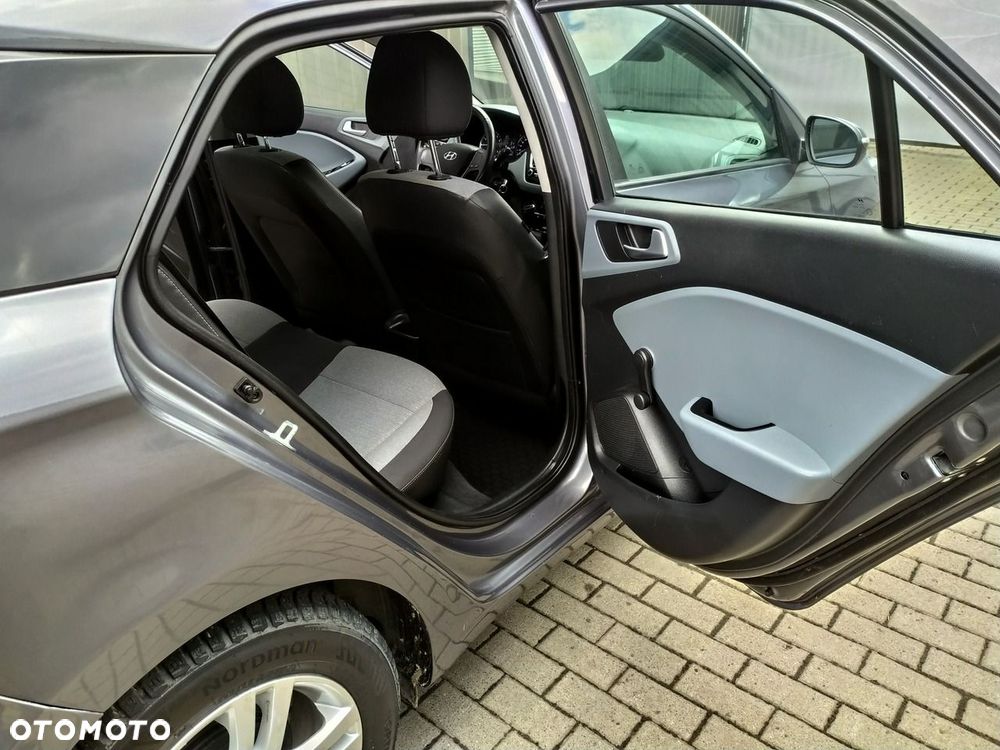 Hyundai i20 - 23