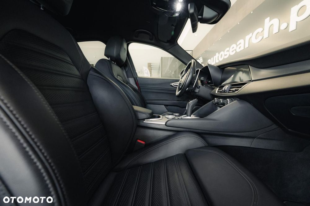 Alfa Romeo Giulia 2.0 Turbo Veloce Q4 - 17