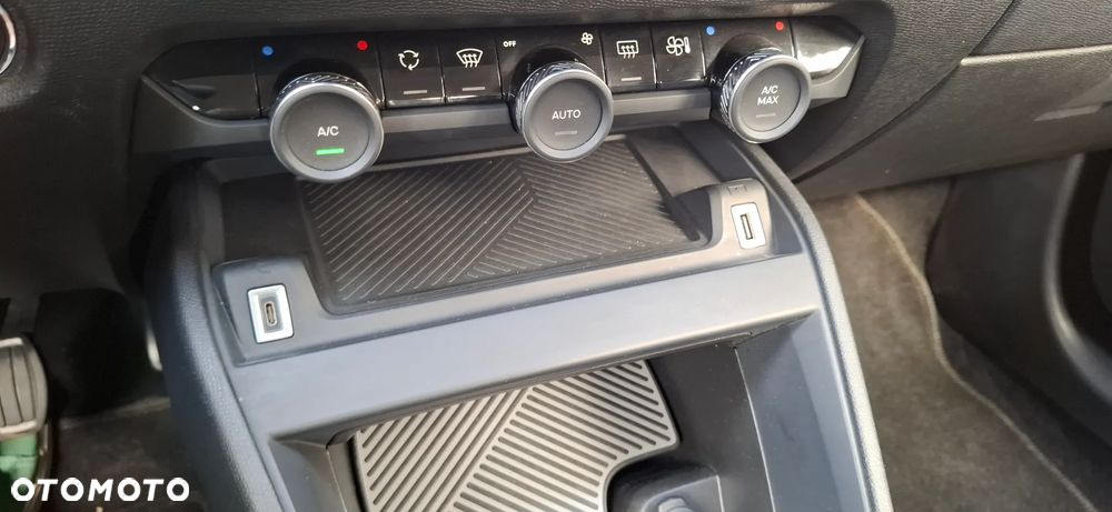 Citroën C4 PureTech 130 Stop&Start PLUS - 23