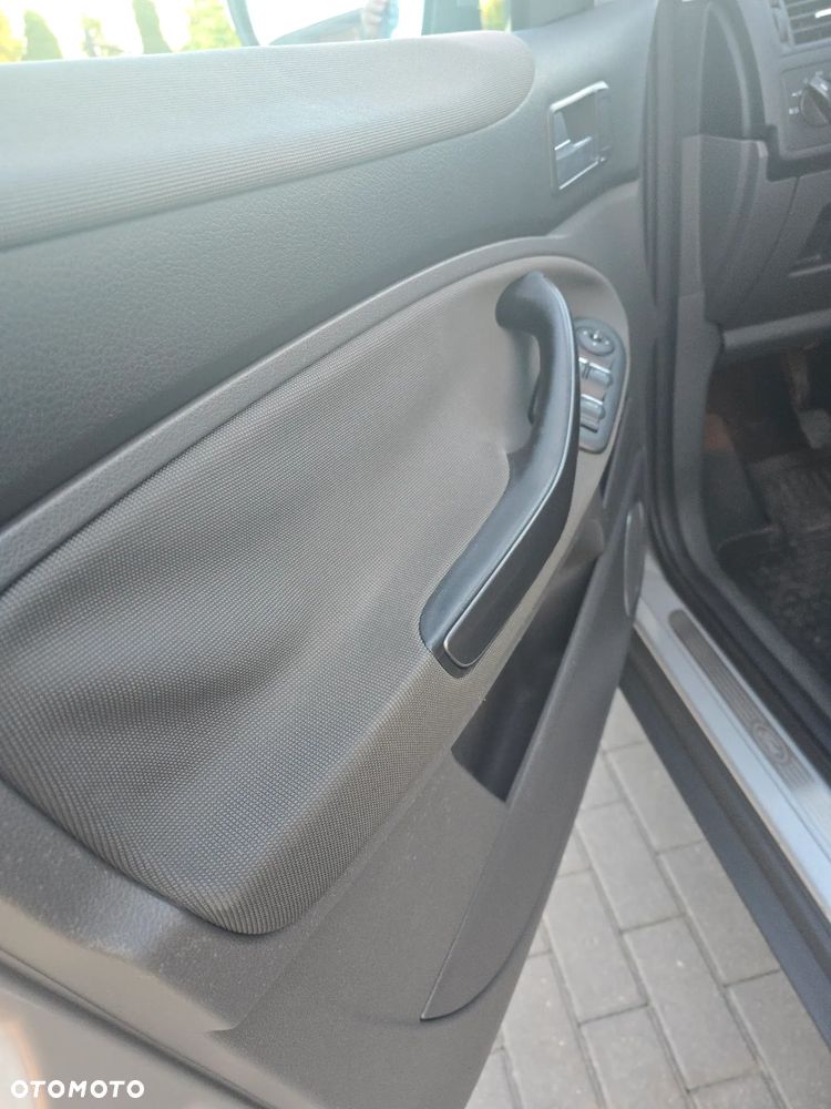 Ford Kuga - 8