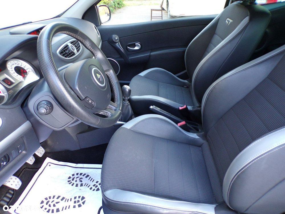 Renault Clio - 26