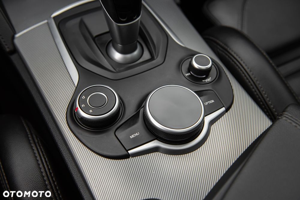 Alfa Romeo Stelvio - 32