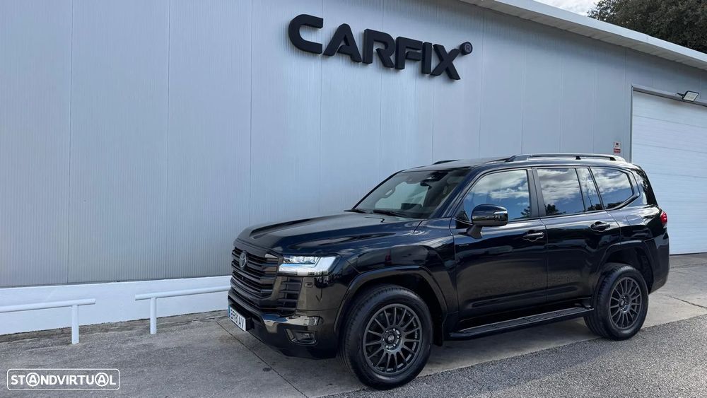 Toyota Land Cruiser LC 300 70th Anniversary - 13