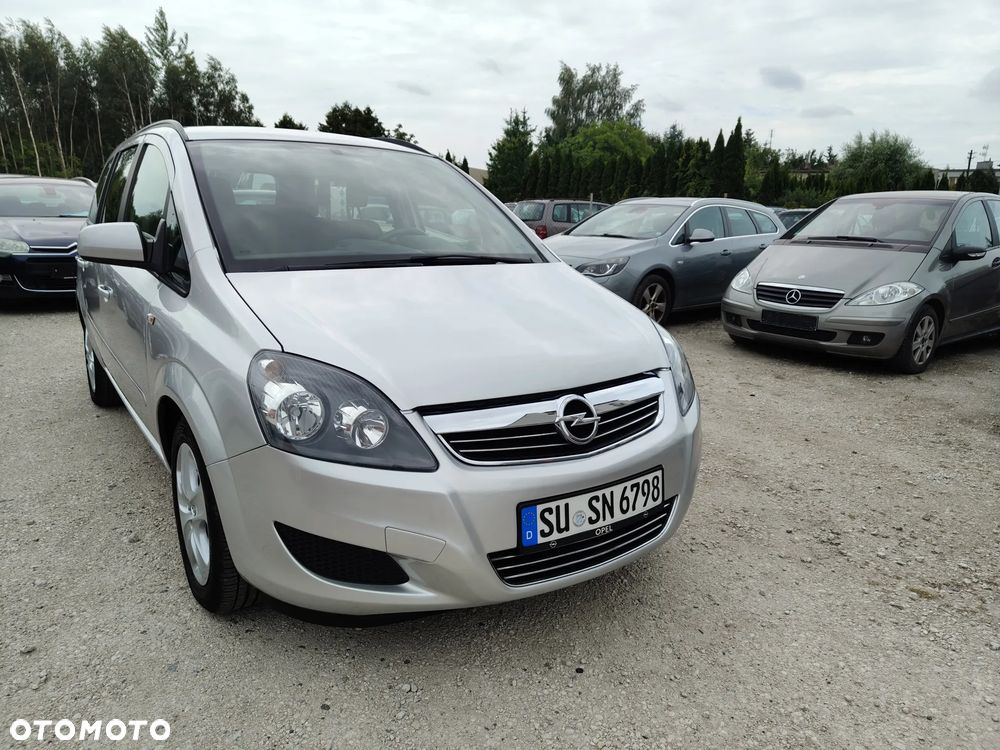 Opel Zafira - 10