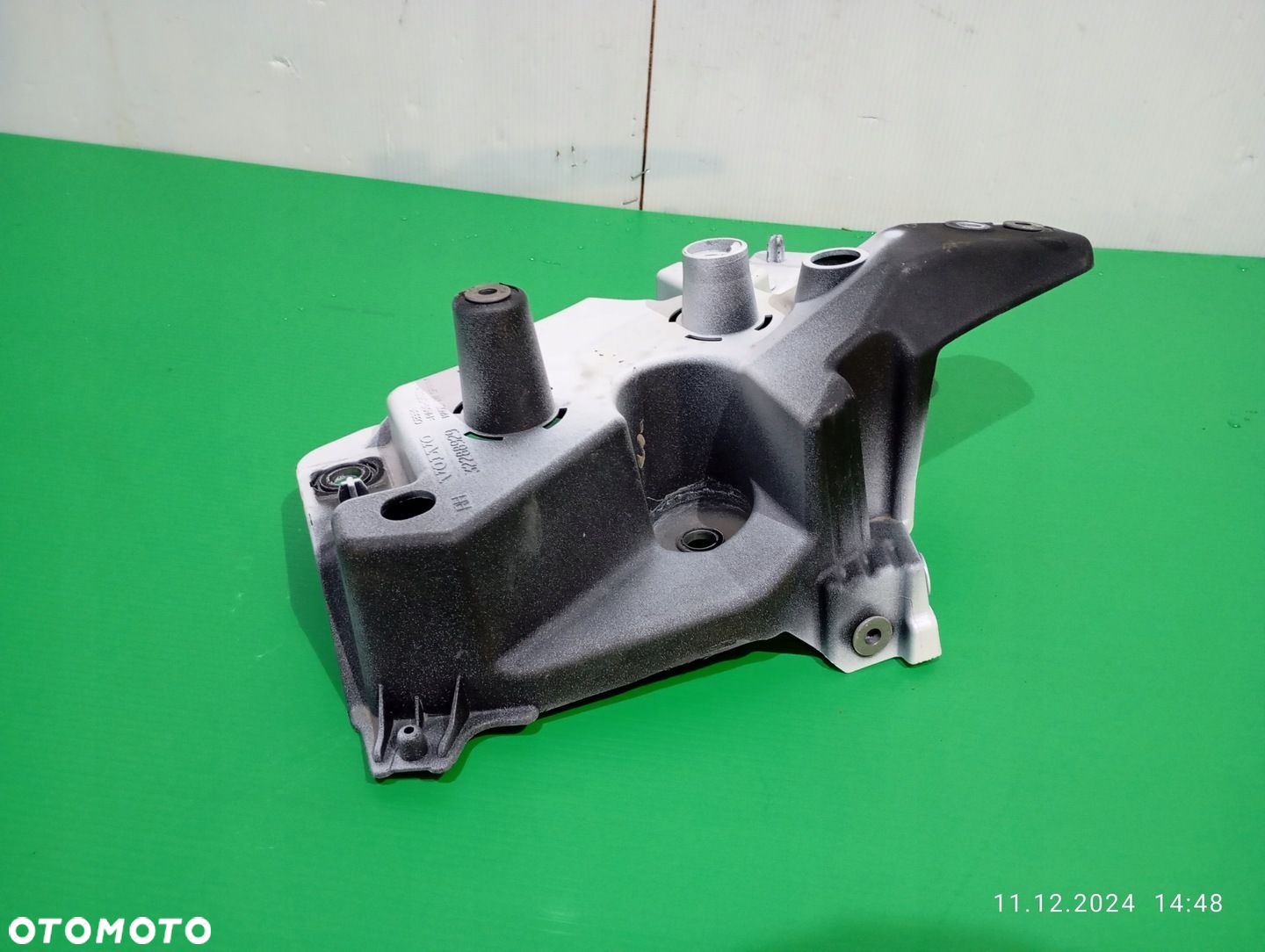 MOCOWANIE PRAWE WSPORNIK BŁOTNIKA VOLVO XC60 II 17- 32288929 - 3