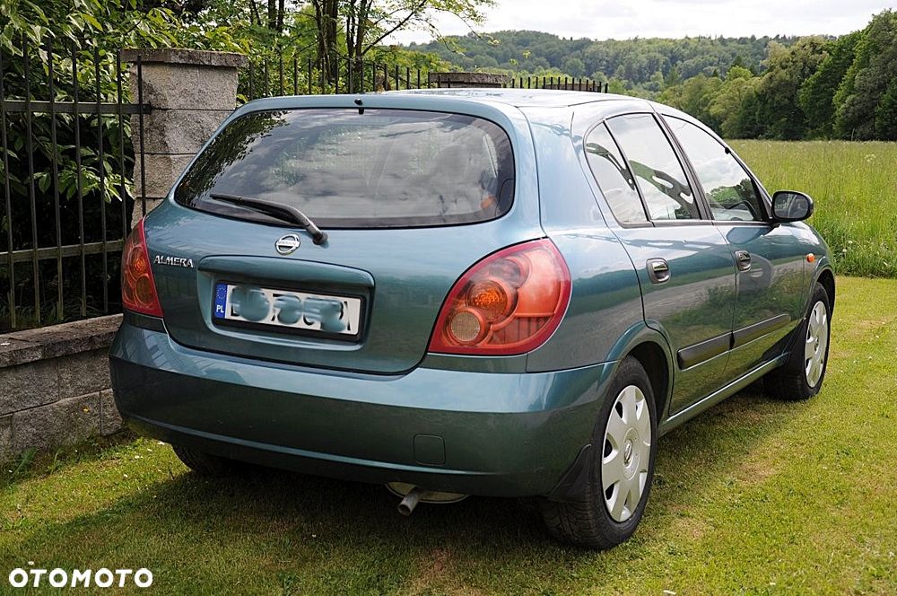 Nissan Almera 1.5 Visia + - 5