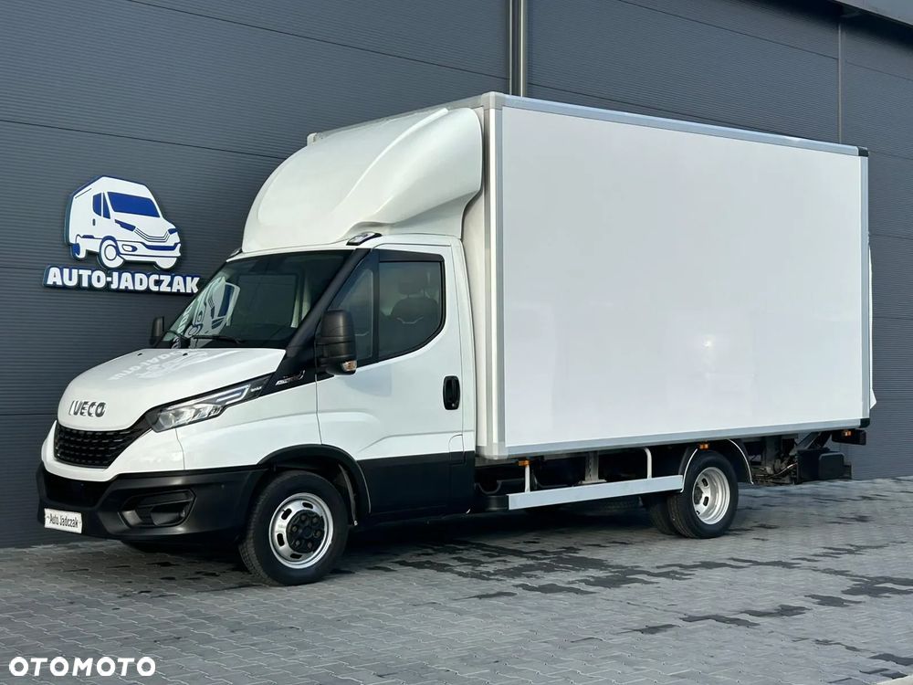 Iveco Daily 35C18 3.0 HPI Hi-Matic Kontener 8 palet + winda 1000kg + drzwi boczne **LED**Niski przebieg**Climatronic**Sprowadzony**2021R** - 1