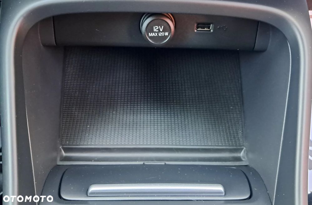 Volvo XC 40 T4 Momentum - 28