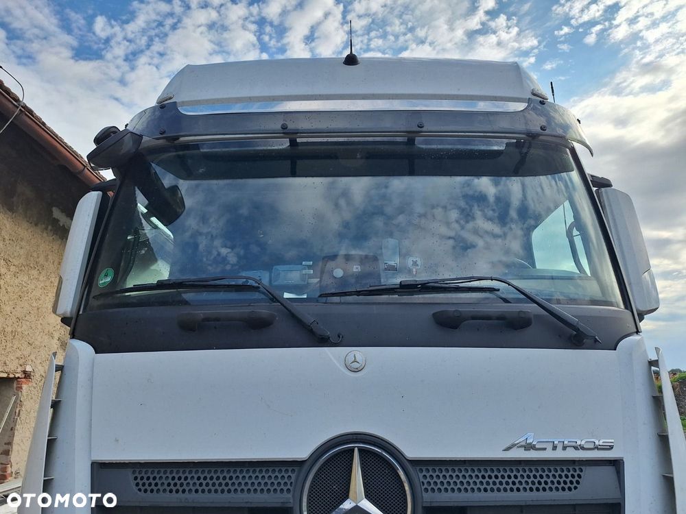 Versalift Actros 1845 - 29