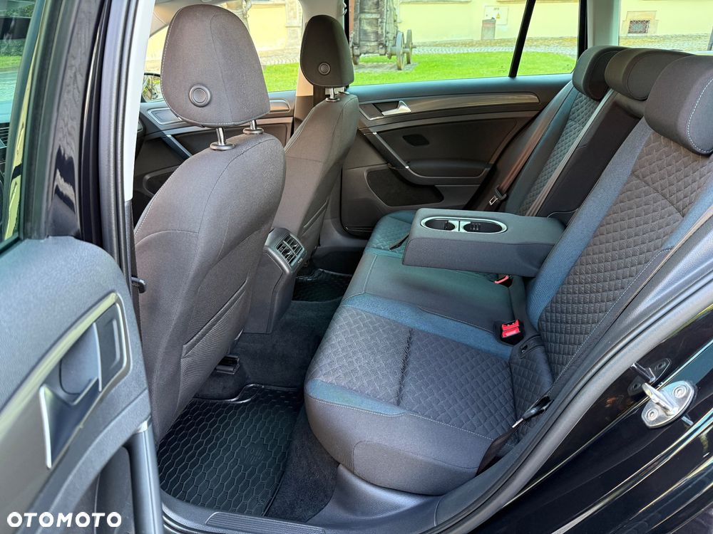 Volkswagen Golf 1.6 TDI SCR DSG IQ.DRIVE - 25