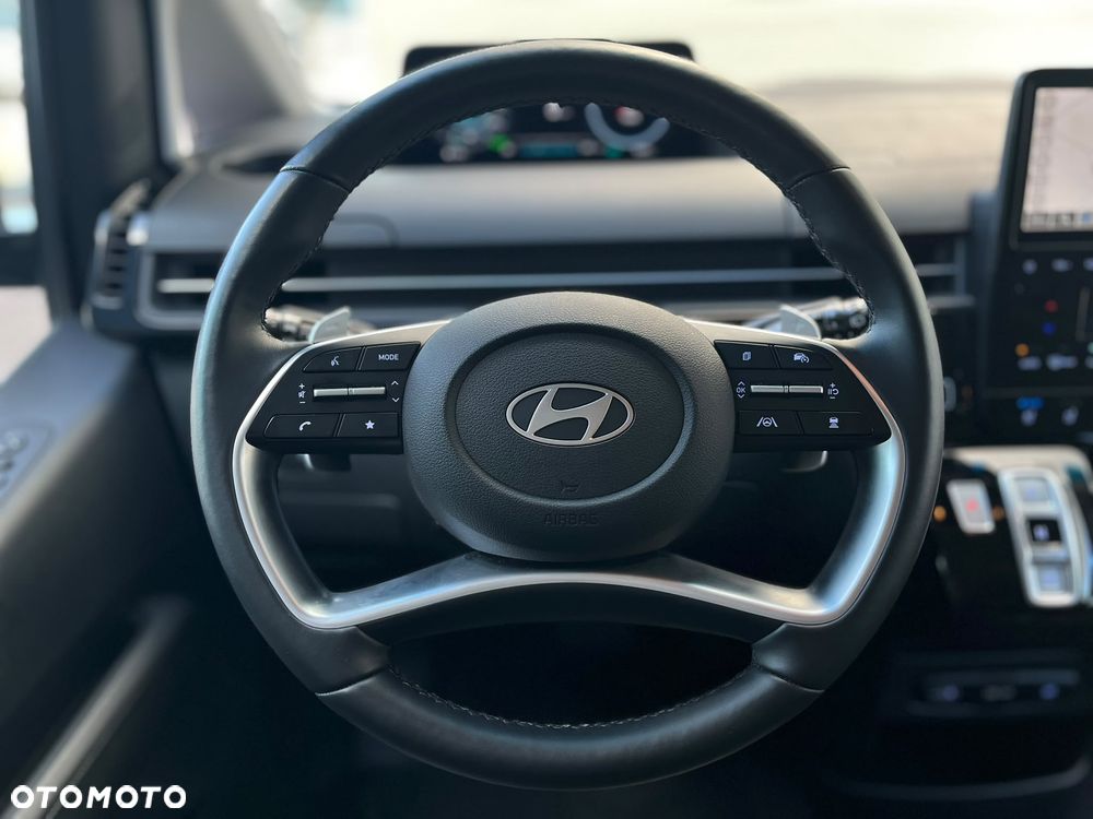 Hyundai Staria 1.6 T-GDI HEV Smart VIP - 12