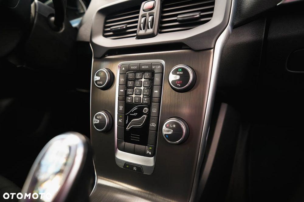 Volvo V40 D2 Kinetic - 23