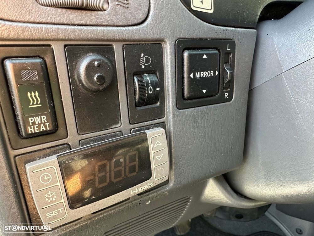 Toyota HiAce 2.5 D-4D Curto 2.8T AC - 6