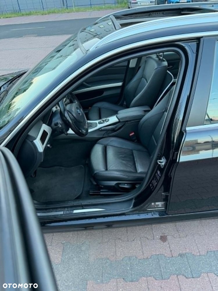 BMW Seria 3 325i xDrive - 17
