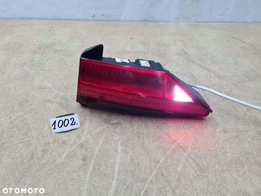 AUDI A6 C8 SEDAN PRAWA LAMPA W KLAPĘ TYŁ - 1