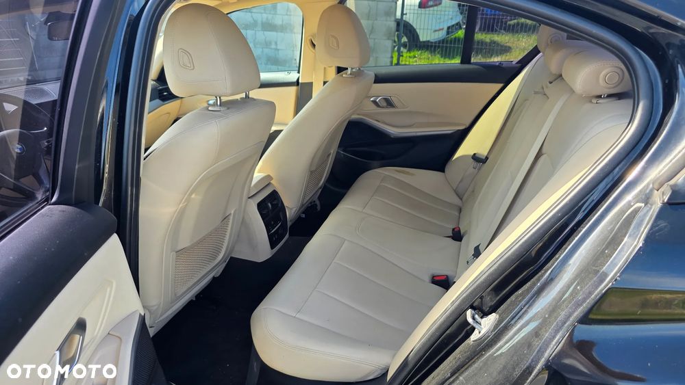 BMW Seria 3 318d Sport Line Shadow - 10