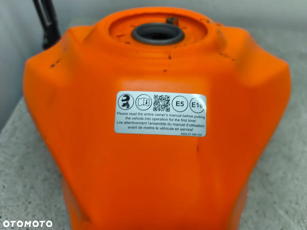 Bak, zbiornik paliwa KTM 390 Duke 24- - 16