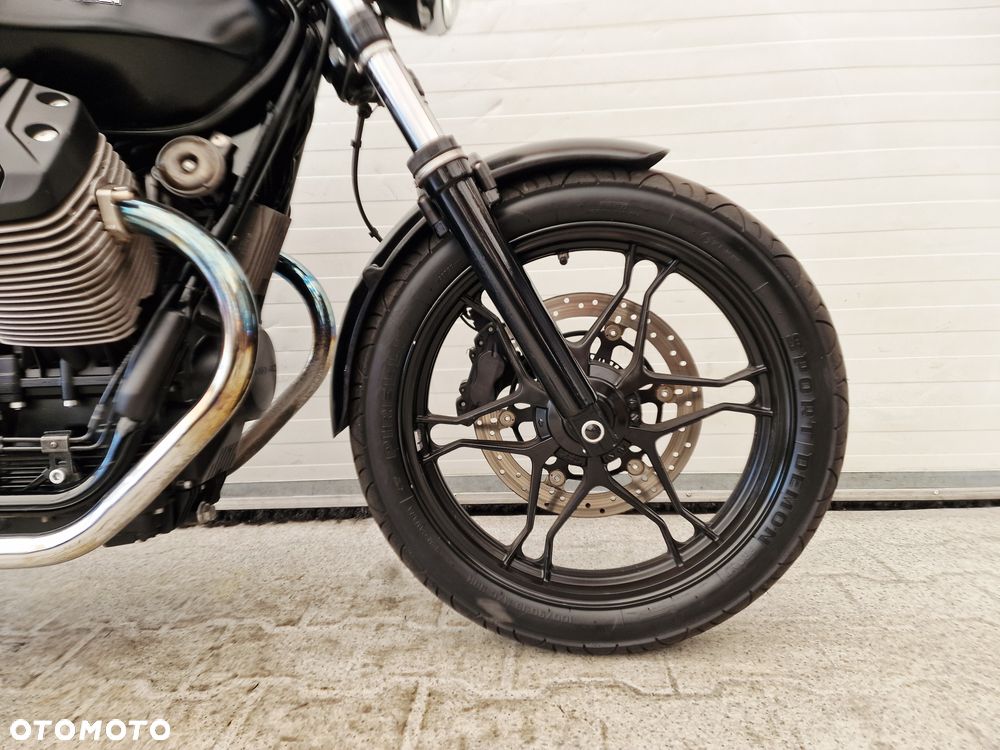 Moto Guzzi V7 - 19