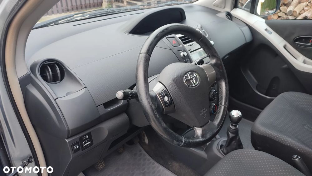 Toyota Yaris - 14