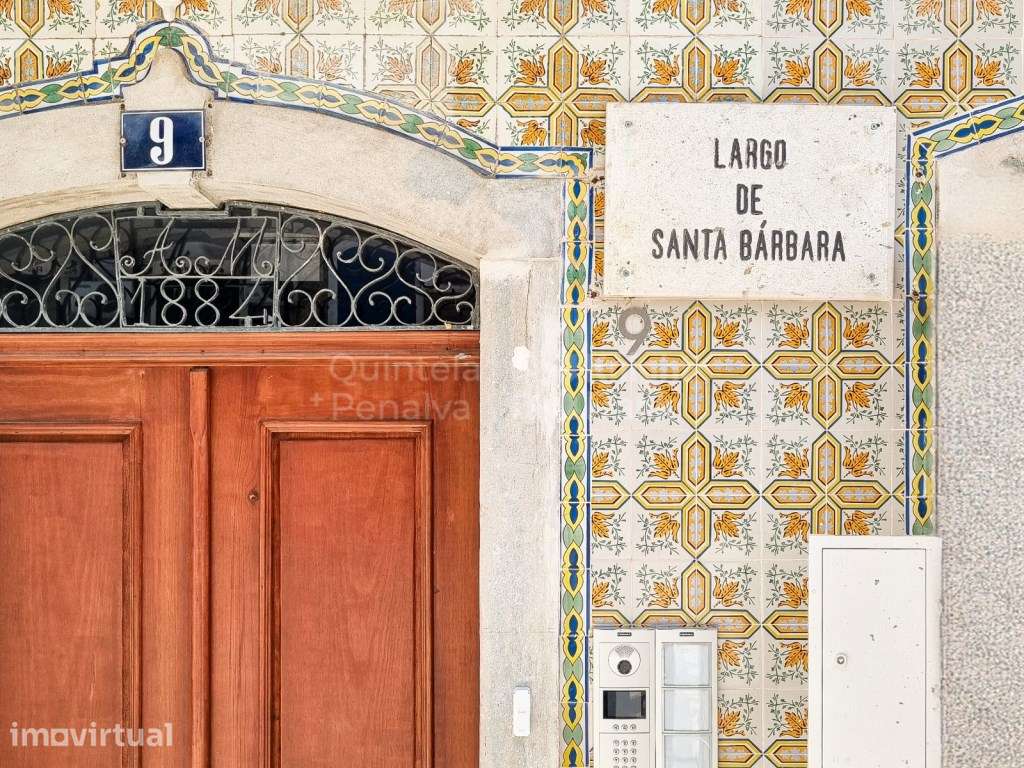 Loja no Largo de Santa Bárbara, Lisboa - Grande imagem: 5/6