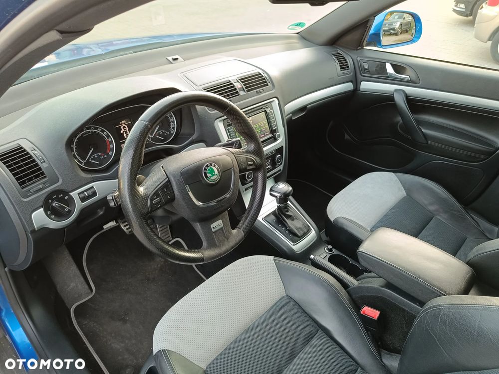 Skoda Octavia Combi 2.0 TDI DPF DSG RS - 12