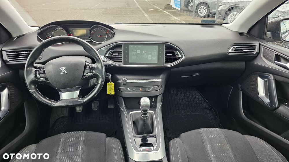 Peugeot 308 1.2 PureTech Allure S&S - 12