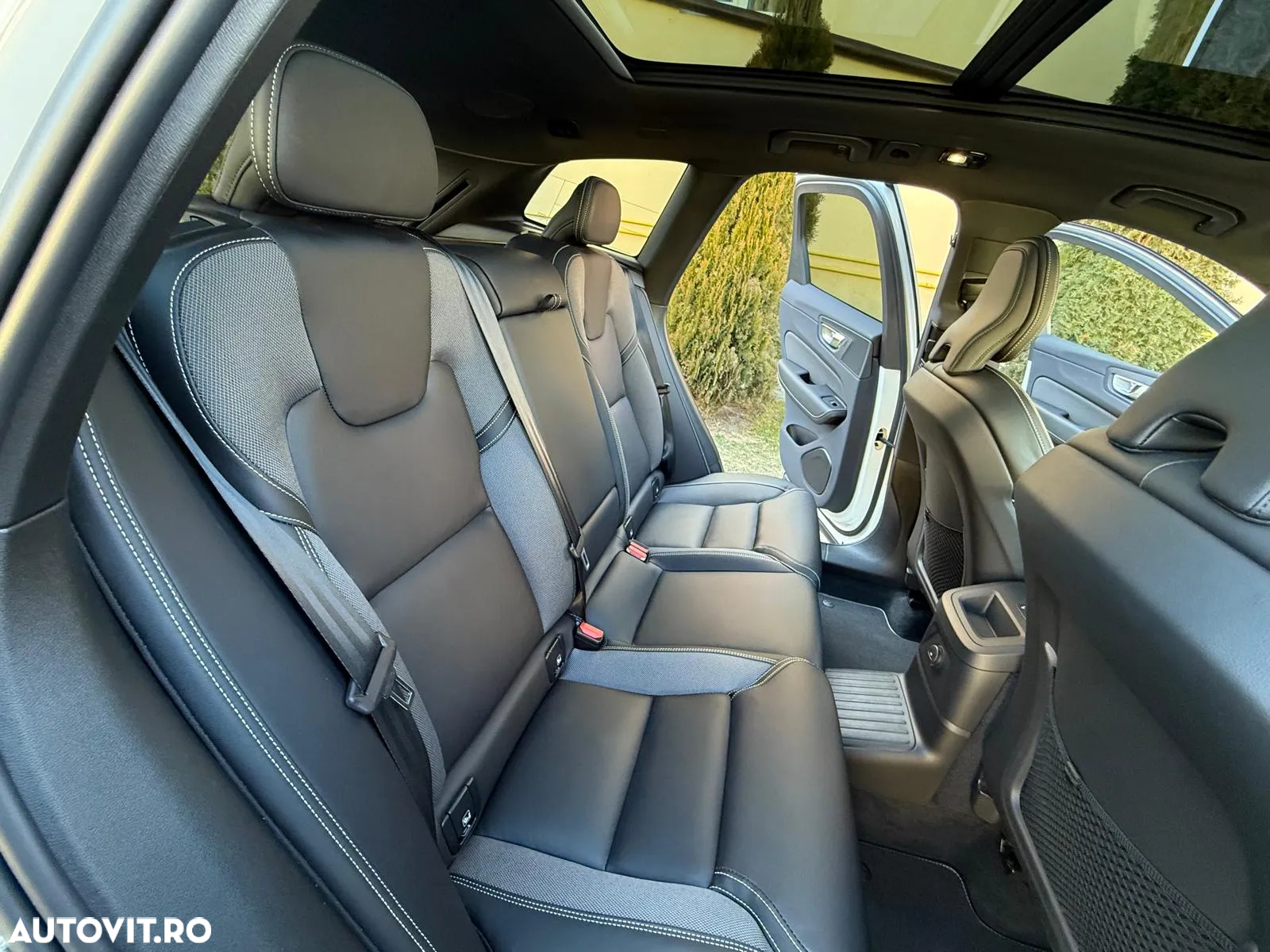 Volvo XC 60 T8 Twin Engine AWD R-Design - 10