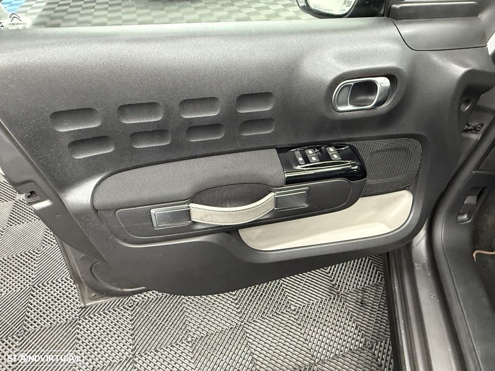 Citroën C3 1.2 PureTech Shine Pack — fotografia 14
