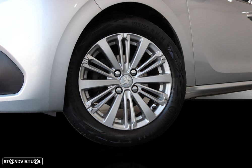 Peugeot 208 1.2 PureTech Allure - 16