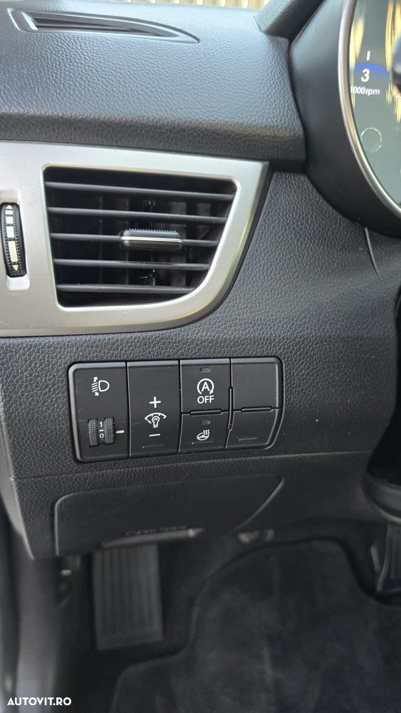 Hyundai i30 blue 1.6 CRDi YES! Gold - 16