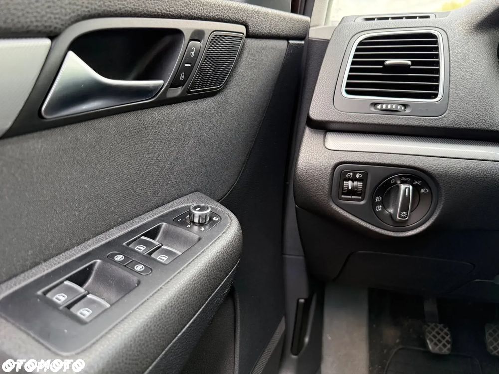 Volkswagen Sharan 2.0 TDI DPF BlueMotion Comfortline - 34