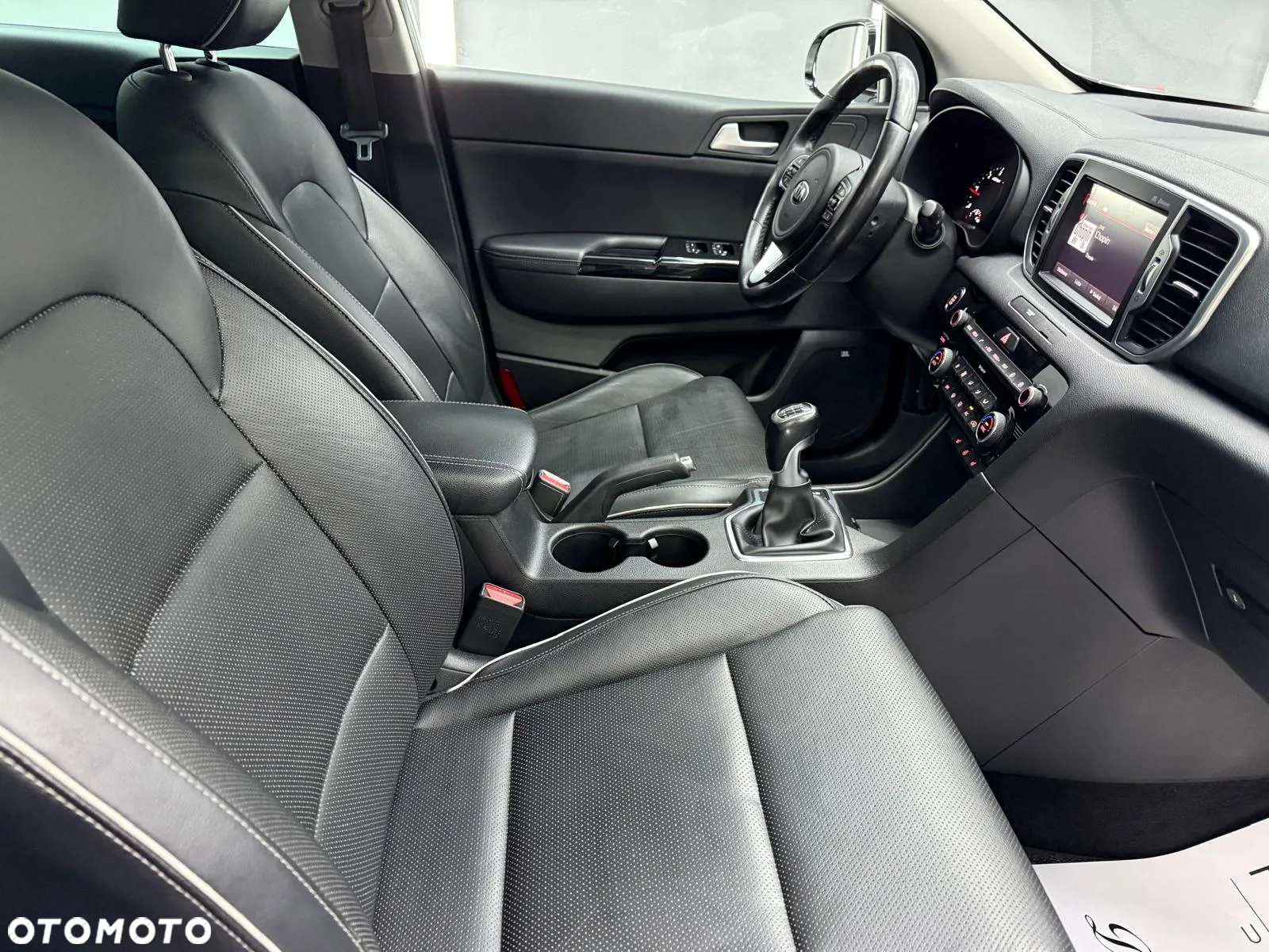 Kia Sportage 1.7 CRDI Business Line L 2WD - 34