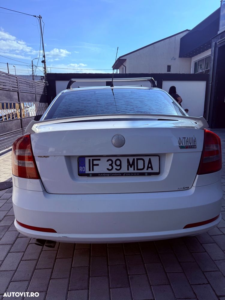 Skoda Octavia 2.0 FSI Turbo RS - 11